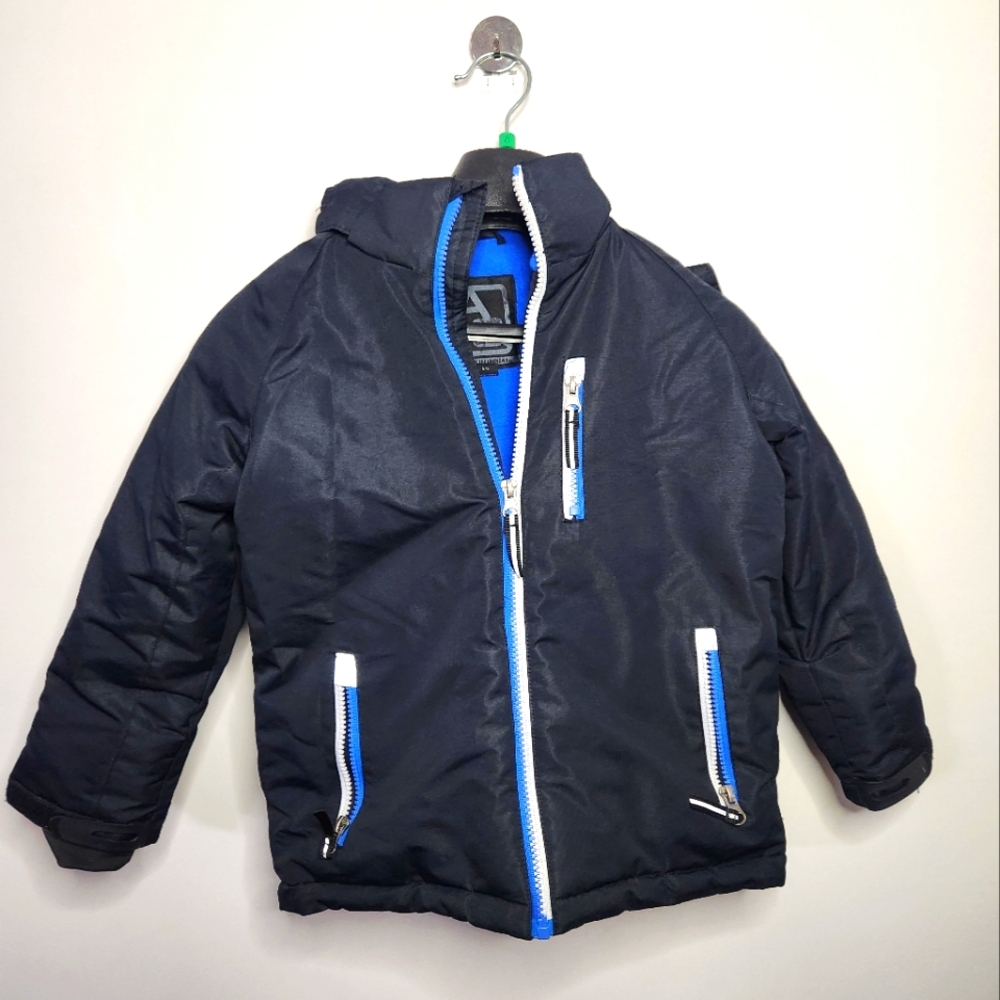 AQ Jacket size 5/6 boys Black color